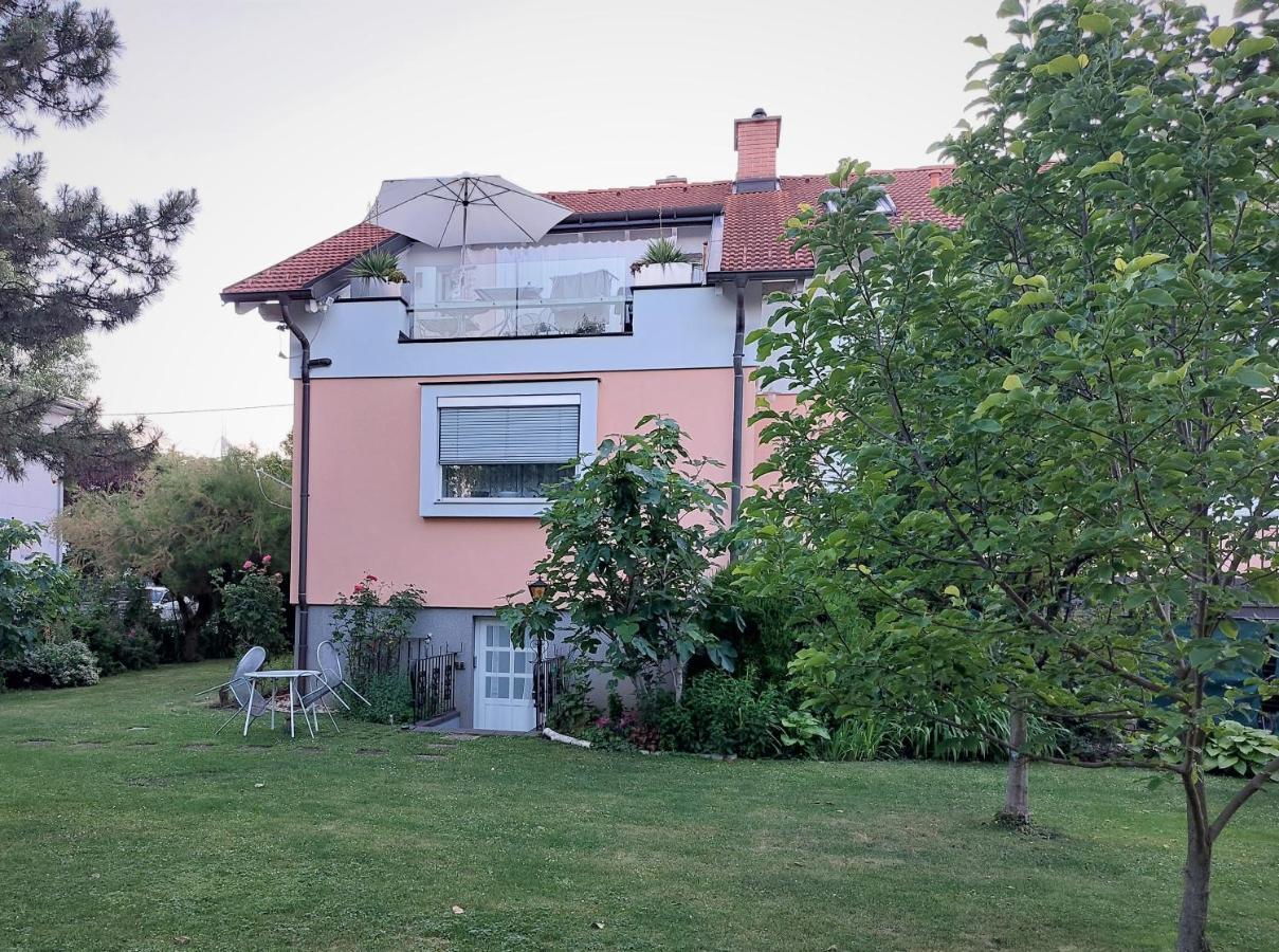 Austria Center - An Der Donau Appartement *